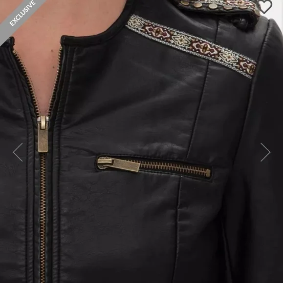 Buckle Black Fitted Faux Leather Brass Accent Embroidered Jacket size Small - Picture 8 of 9